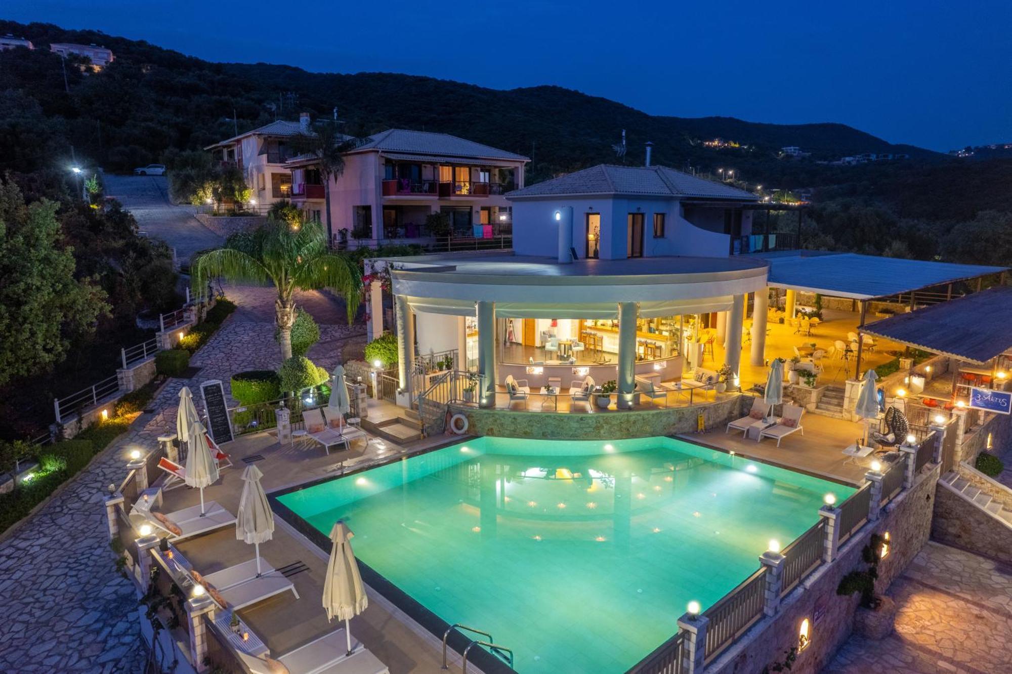 3aktes & 3* Sivota (Epirus)